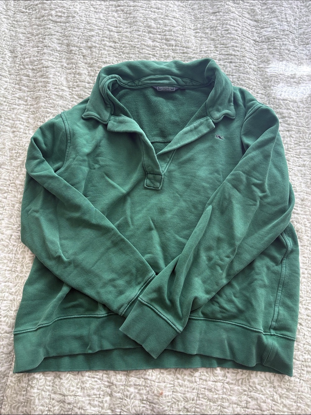 Vineyard Vines Women’s size Medium sweatshirt